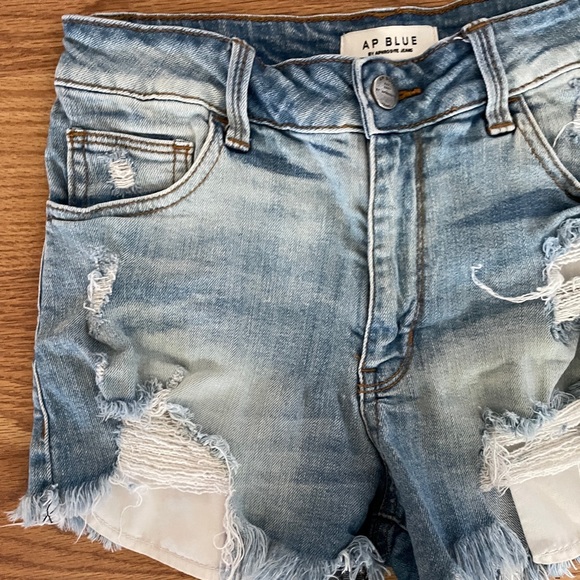 AP BLUE by APHRODITE JEANS Distressed Denim CUTOFF Jean SHORTS Size 26 Waist - Picture 4 of 9
